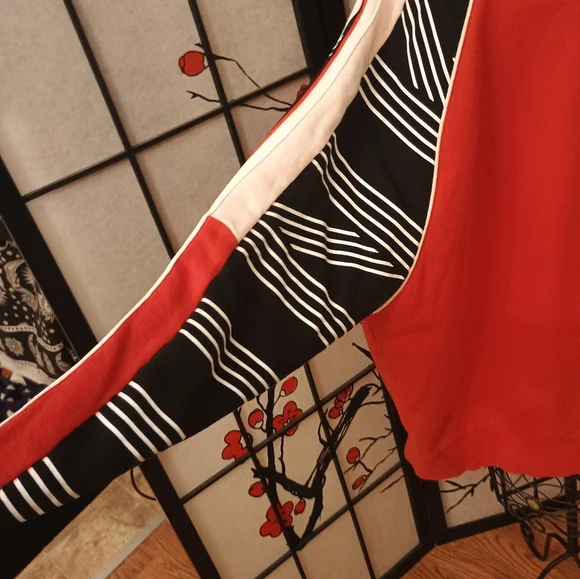 PINK Victoria's Secret Red and Black Crew Neck Sweater L - Picture 5 of 6